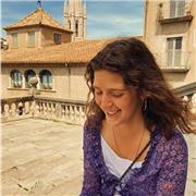 Profesora de Español, Inglés, Catalán, Matemáticas, Economía, Derecho (colegiales y universitarios, respectivamente)